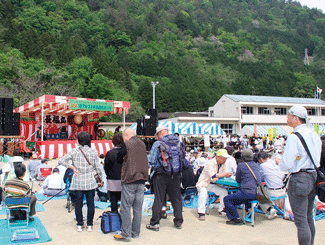 山菜祭りの様子